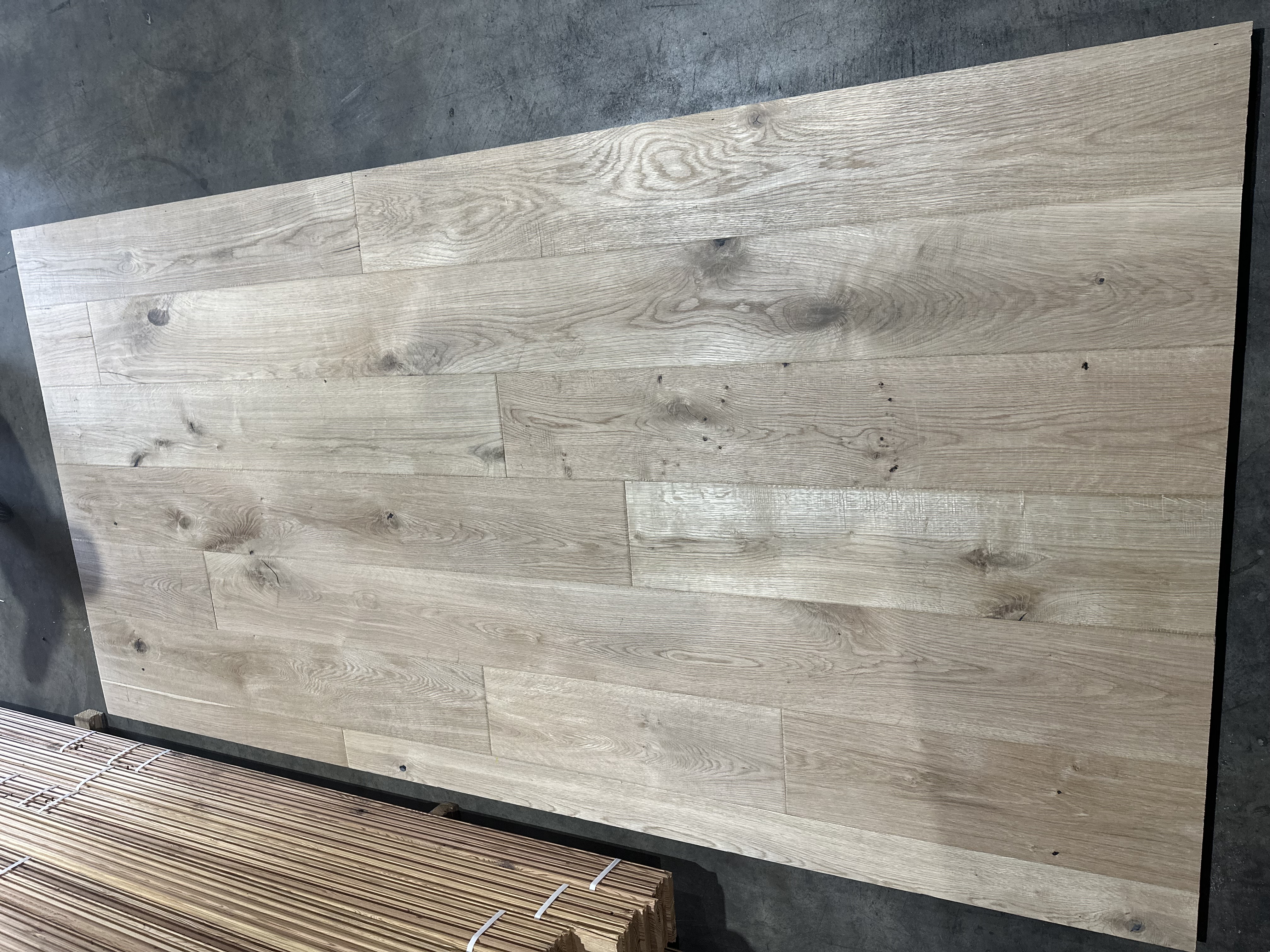 UNFINISHED OAK SCRAPED 26.85 SF